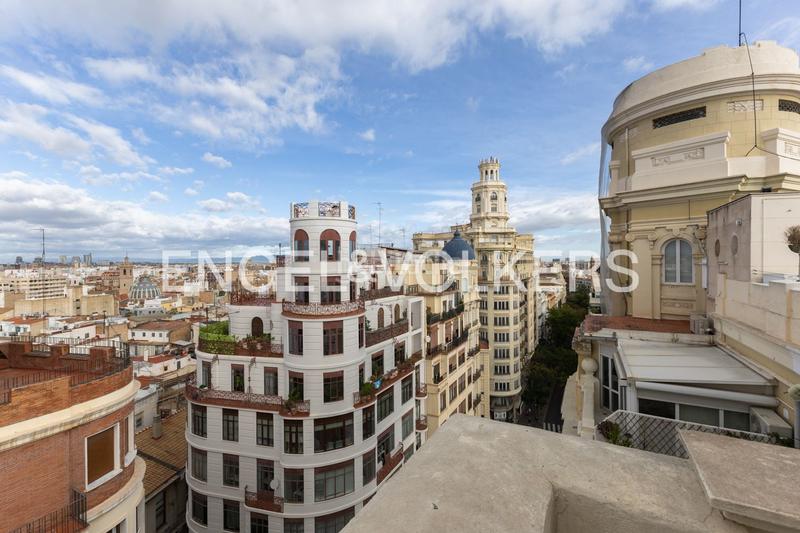 Foto f8a00f3a-c2f3-4c32-a0a2-d64795b9a8f0. Attique avec chauffage dans Sant Francesc Valencia