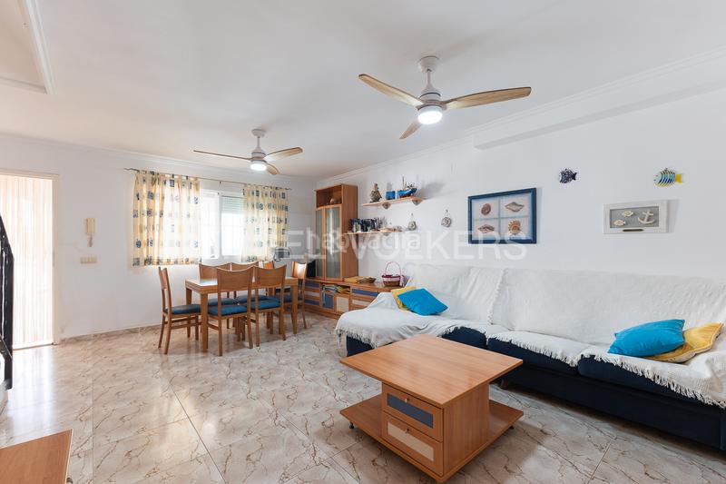 Foto 703ae0ea-1f4a-4fc2-958a-33cda3e17fe8. Casa con riscaldamento parcheggio in Mareny de Barraquetes Sueca