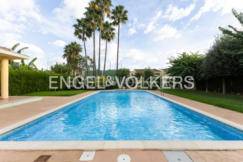 Foto 4a429154-61ab-473d-a34c-55fadb00eb46. Apartament amb calefacció aparcament piscina a Costa Norte Vinaròs