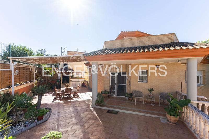 Foto 00dbde4a-9205-4457-8451-d6154e58deb8. Casa amb calefacció aparcament a El Vedat - Santa Apolonia Torrent