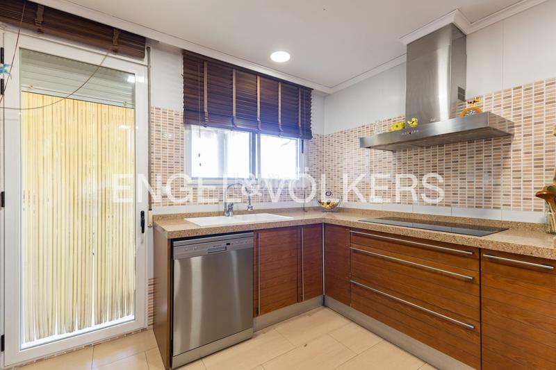 Foto 5cf472d8-f2ba-4b44-ac86-090776a88af9. Casa amb calefacció aparcament a El Vedat - Santa Apolonia Torrent