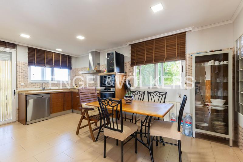 Foto 83e250c7-1139-4f69-9dca-933860675dbd. Casa amb calefacció aparcament a El Vedat - Santa Apolonia Torrent