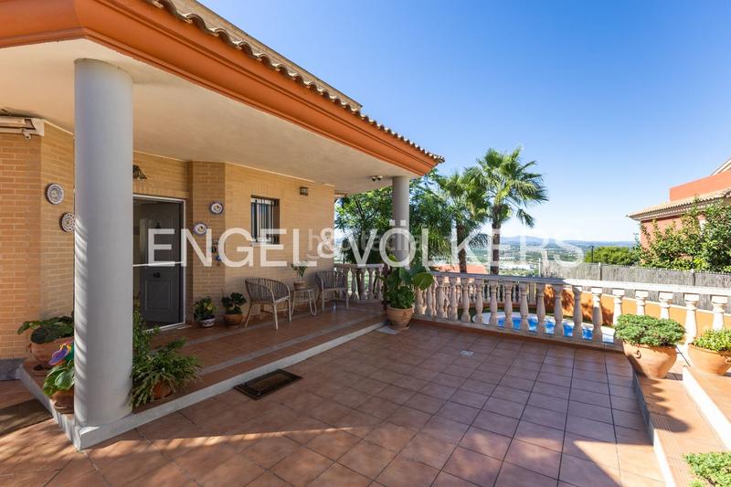 Foto abd601b4-a907-47ec-94be-e5b941fdc902. Casa amb calefacció aparcament a El Vedat - Santa Apolonia Torrent