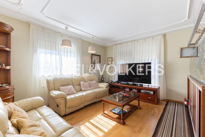 Foto b65f9f91-3a7e-4fdf-8307-b1f0f364669d. Casa amb calefacció aparcament a El Vedat - Santa Apolonia Torrent