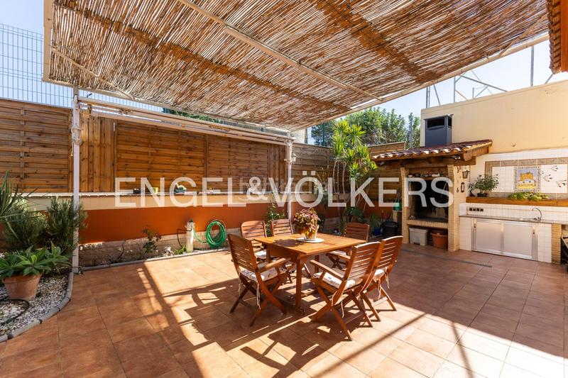 Foto d5b0fe20-c026-4c5d-a0f7-c4ab90549bfa. Casa amb calefacció aparcament a El Vedat - Santa Apolonia Torrent