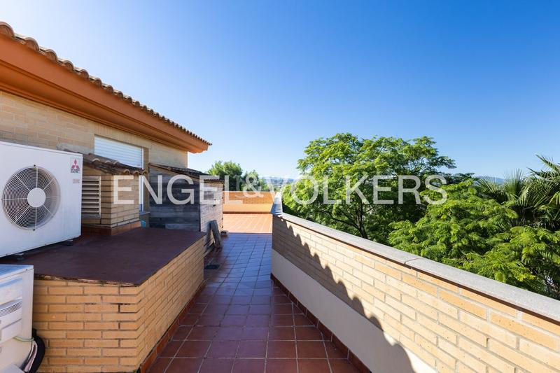 Foto e6b37794-0d94-42fe-b947-ceb74f9a6a2d. Casa amb calefacció aparcament a El Vedat - Santa Apolonia Torrent