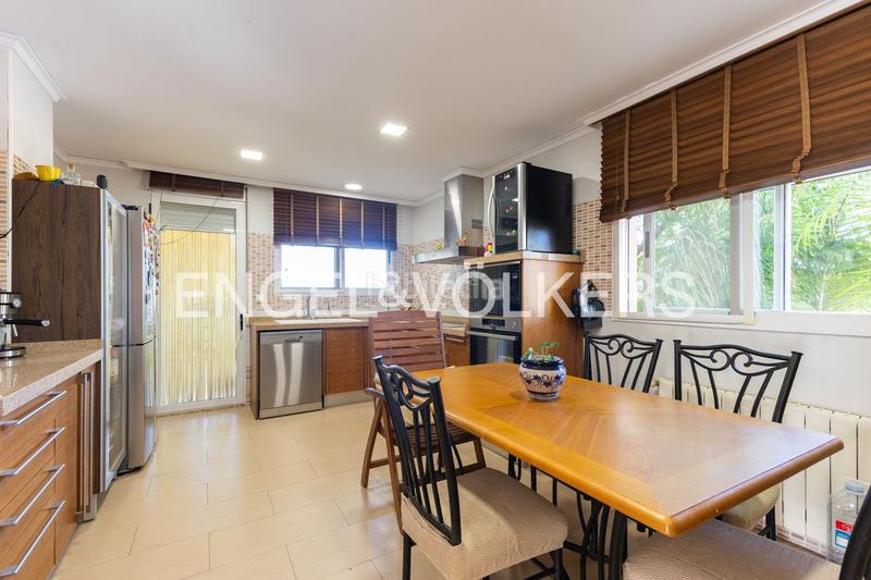 Foto ed2e4333-5c48-4e74-91e2-c647e1db79b2. Casa amb calefacció aparcament a El Vedat - Santa Apolonia Torrent