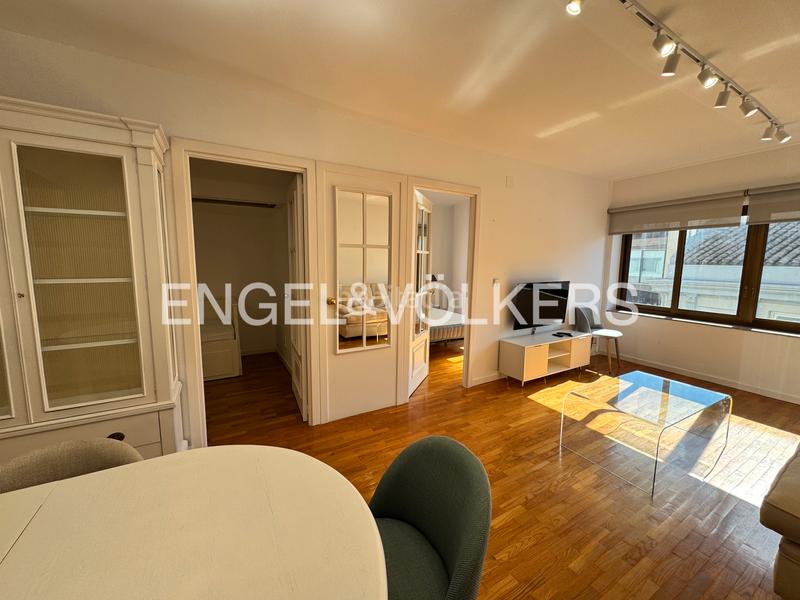 Foto 30f62a1f-2814-45db-8c2b-00e72abbb544. Alquiler apartamento piso céntrico con parking en Valencia