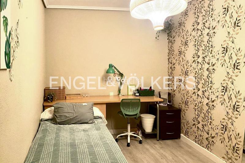 Foto b87c7a96-9869-46af-8b73-40f24f991053. Rent apartment with heating parking in Marxalenes Valencia