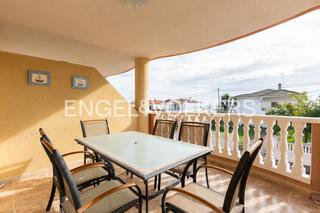 Piccolo appartamento in Moncófar Playa. Apartamento con vistas en segunda línea