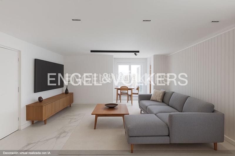 Foto d576ba94-6515-4626-a74d-42f883947c95. Lloguer àtic amb calefacció a Russafa Valencia