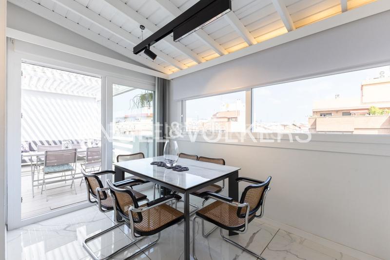 Foto 3f7df08a-87df-4888-b345-8fc79bf3060d. Rent penthouse with heating in Russafa Valencia