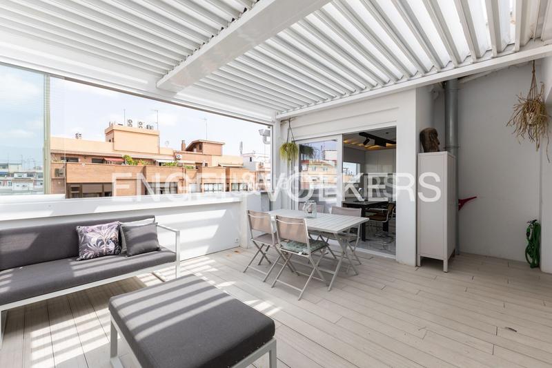 Foto 847a1b55-4e33-4f99-82e2-003a190dcc0f. Rent penthouse with heating in Russafa Valencia