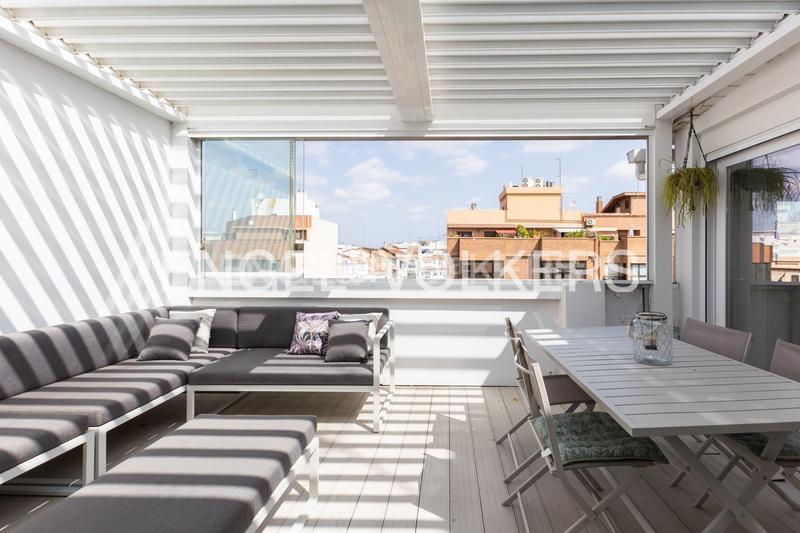 Foto 88a2d54a-6267-4ac7-ae56-a15de8064d19. Rent penthouse with heating in Russafa Valencia