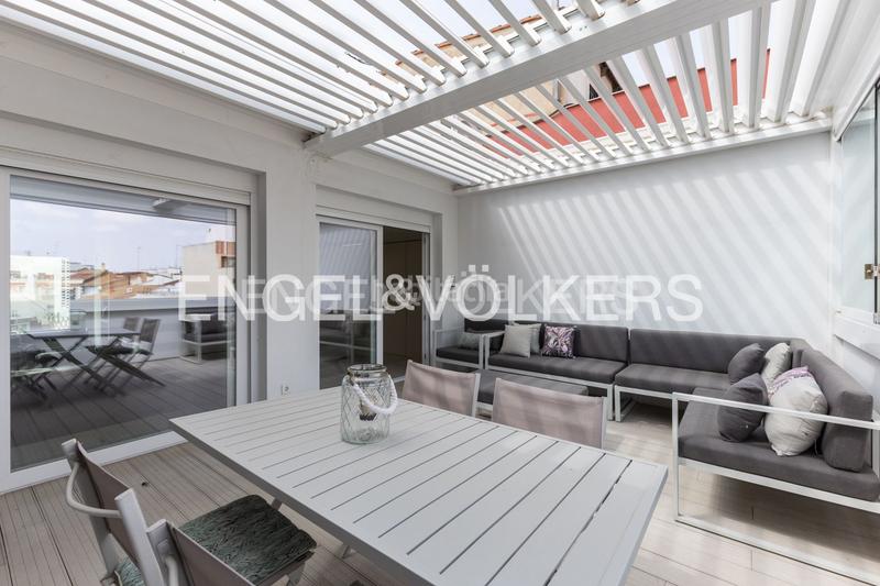 Foto cfed5c2d-af70-4216-9a4f-a68a5eafa67e. Rent penthouse with heating in Russafa Valencia