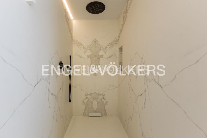 Foto d3613ef0-cf1c-4226-a6fa-43630a3075dc. Rent penthouse with heating in Russafa Valencia