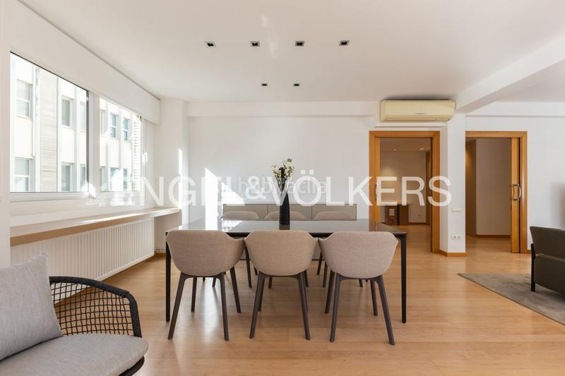 Foto 1357bf44-0c70-4aa7-aca9-4dd3a5c5a5df. Alquiler apartamento exclusiva vivienda con terraza en jaime roig en Valencia