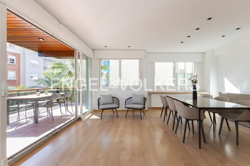 Foto 176f1600-51a4-4b13-ab0a-245dc2da67cc. Alquiler apartamento exclusiva vivienda con terraza en jaime roig en Valencia