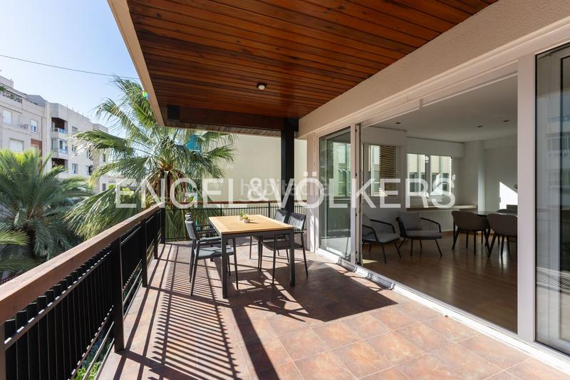 Foto a915c608-6110-44b3-985b-92cbba62d1a8. Alquiler apartamento exclusiva vivienda con terraza en jaime roig en Valencia