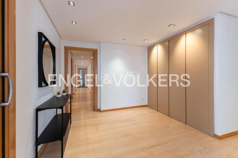 Foto f67fc8de-81f5-4779-b33d-33005c831935. Alquiler apartamento exclusiva vivienda con terraza en jaime roig en Valencia