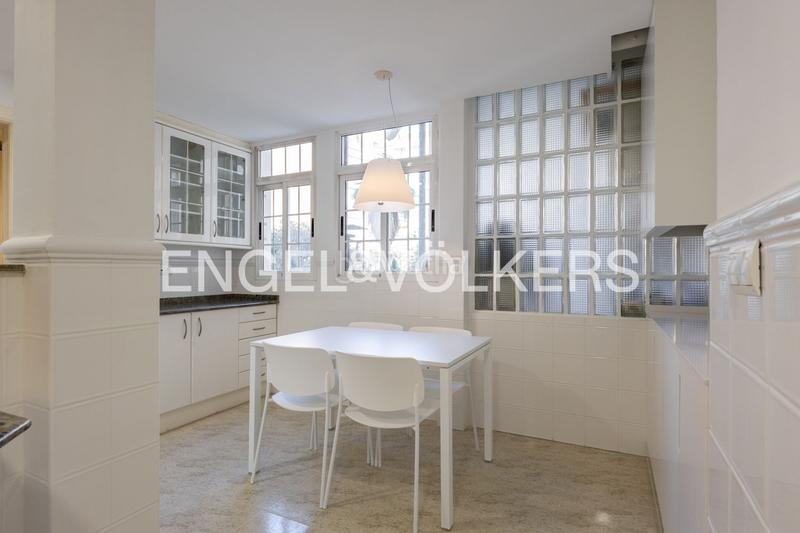 Foto 13aadf4f-ea92-42b6-b9ed-66f2afbbb2c3. Location appartement avec chauffage parking dans Jaume Roig Valencia