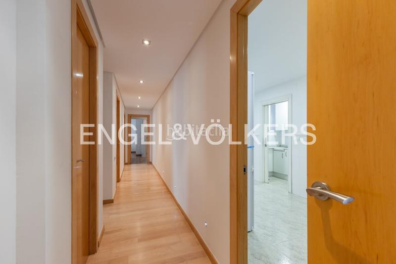 Foto 580b952a-a3e6-45c0-b666-b784bf613903. Miete appartement mit heizung parking in Jaume Roig Valencia