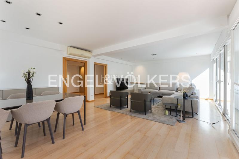 Foto 5b5d723c-d1e2-457e-bdf2-f3e98a8b86c3. Miete appartement mit heizung parking in Jaume Roig Valencia