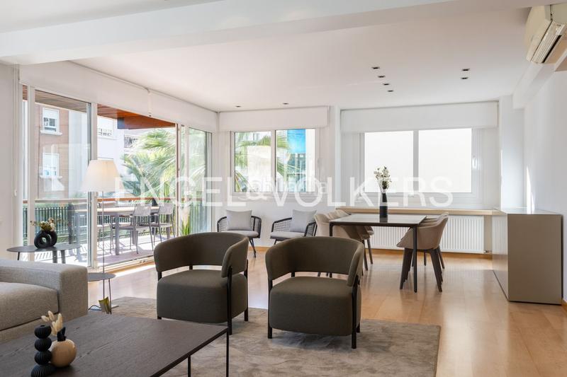 Foto e5a34379-9e55-417b-84bf-72167eb7d6db. Rent apartment with heating parking in Jaume Roig Valencia