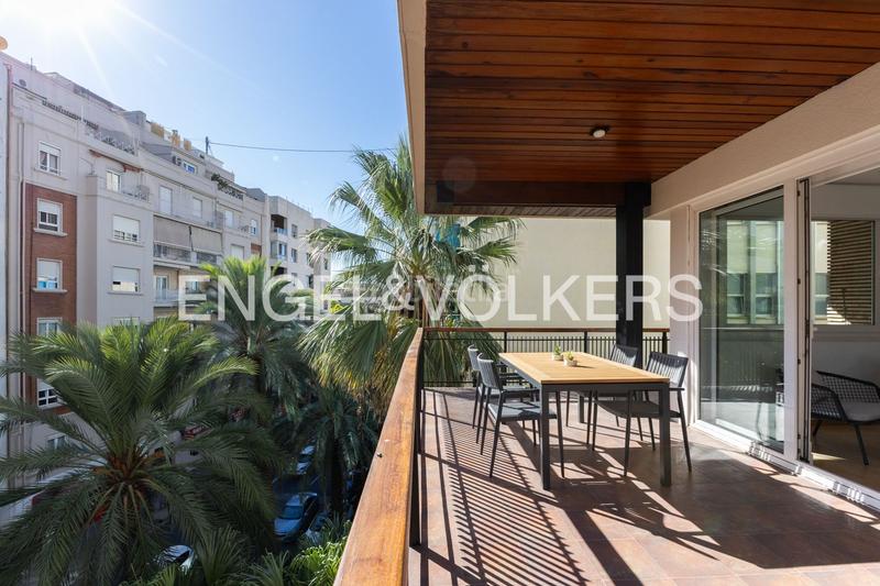 Foto e8fbc89d-2fcb-4096-a203-09f8003fa553. Rent apartment with heating parking in Jaume Roig Valencia