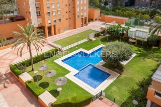 Appartement à Sant Pau. Luminosa vivienda en residencial de mtro rodrigo