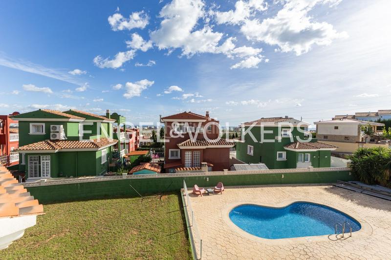 Foto 359cc294-be13-41d0-b95d-471635df7e62. Haus mit heizung parking pool in Las Atalayas-Urmi-Cerro Mar Peñíscola