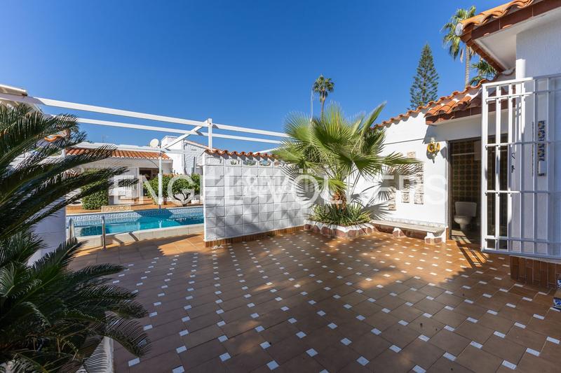 Foto 04943233-8ee7-4d56-85df-abcf93f74ad8. House with heating parking pool in Corinto-Almardà Sagunt