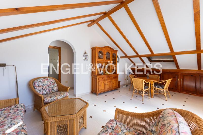 Foto 0d2e76cc-8b8f-451a-9934-20386136b772. House with heating parking pool in Corinto-Almardà Sagunt