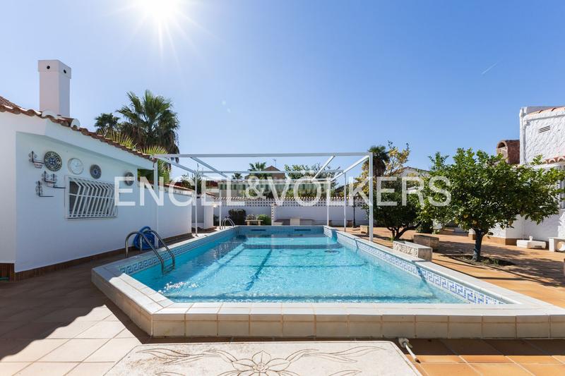 Foto 1c06c713-be6a-4441-92e2-fc36036bd983. House with heating parking pool in Corinto-Almardà Sagunt