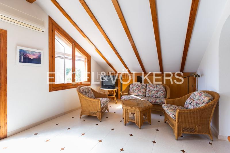 Foto 95faf344-96e5-41bb-b0f8-7ceb4ea52c9a. House with heating parking pool in Corinto-Almardà Sagunt