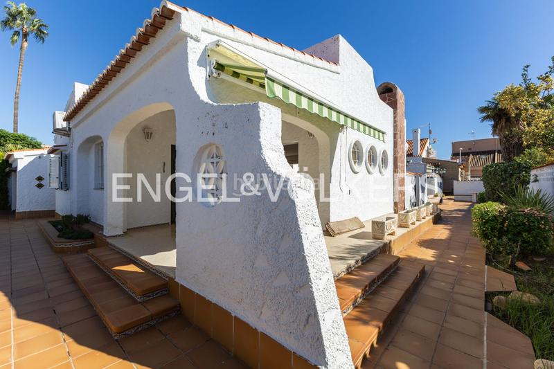 Foto b8e10fd5-134a-4a11-9010-af5f9a9d7385. House with heating parking pool in Corinto-Almardà Sagunt