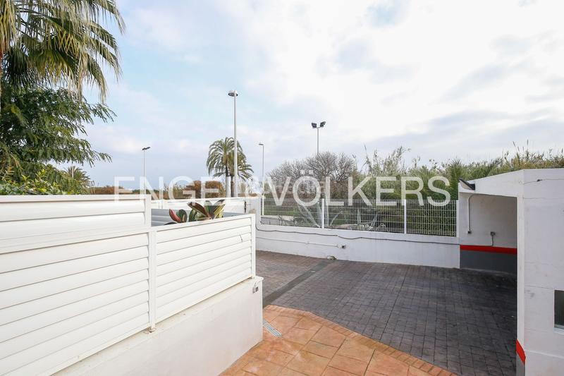 Foto 41856f13-a89d-43d0-910e-36b0b02bba73. Maison avec chauffage parking piscine dans Corinto-Almardà Sagunt