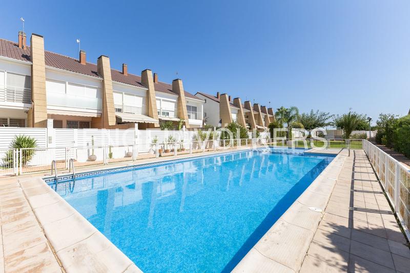 Foto 46263343-61ca-4a79-ae4a-0b1be8a0f061. Maison avec chauffage parking piscine dans Corinto-Almardà Sagunt