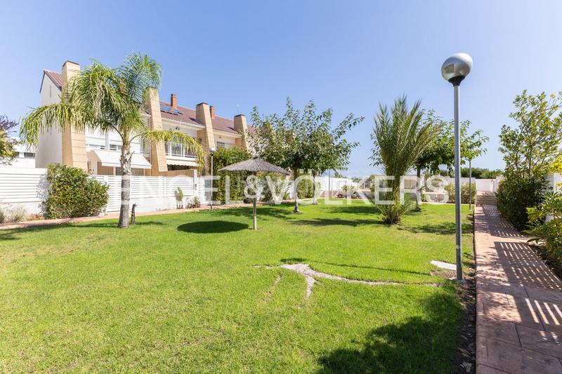 Foto 674b9968-79cf-473b-b53f-b9c029800ed7. Maison avec chauffage parking piscine dans Corinto-Almardà Sagunt