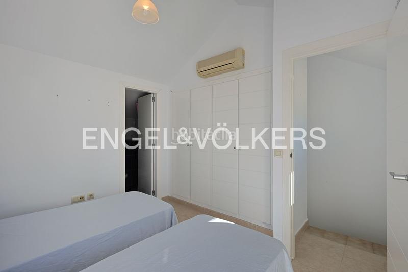 Foto 8a6a3fd8-ceb5-4274-a82d-9d741e444d88. Maison avec chauffage parking piscine dans Corinto-Almardà Sagunt