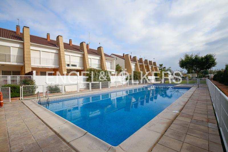 Foto b2c8a8b8-8099-41ad-8a50-9352b2ba199a. Maison avec chauffage parking piscine dans Corinto-Almardà Sagunt