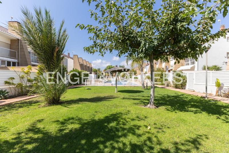 Foto c315c6f8-0335-4789-9956-ccf7601bca6b. Maison avec chauffage parking piscine dans Corinto-Almardà Sagunt