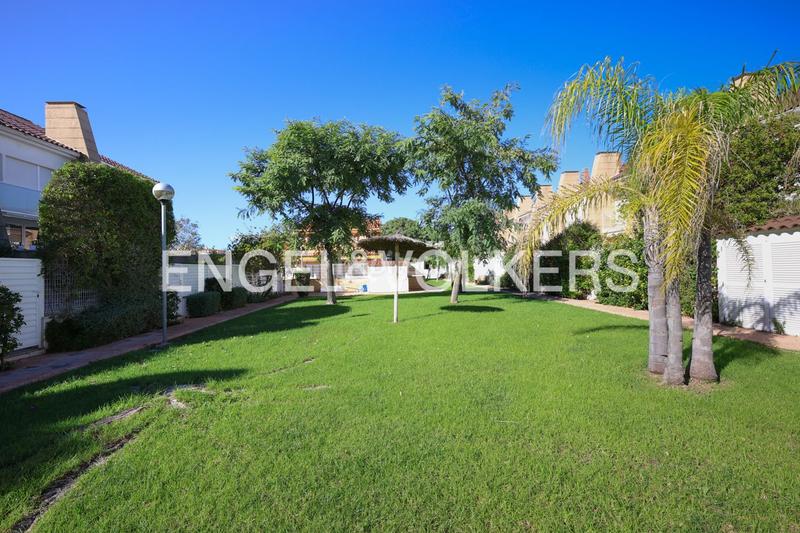 Foto c7660048-f330-4f25-bf08-72a8a5ebc93a. Maison avec chauffage parking piscine dans Corinto-Almardà Sagunt