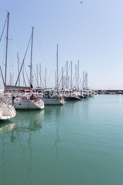 Foto e5dcccb4-9f33-41f4-8a67-a68f76e9262d. Maison avec chauffage parking piscine dans Corinto-Almardà Sagunt