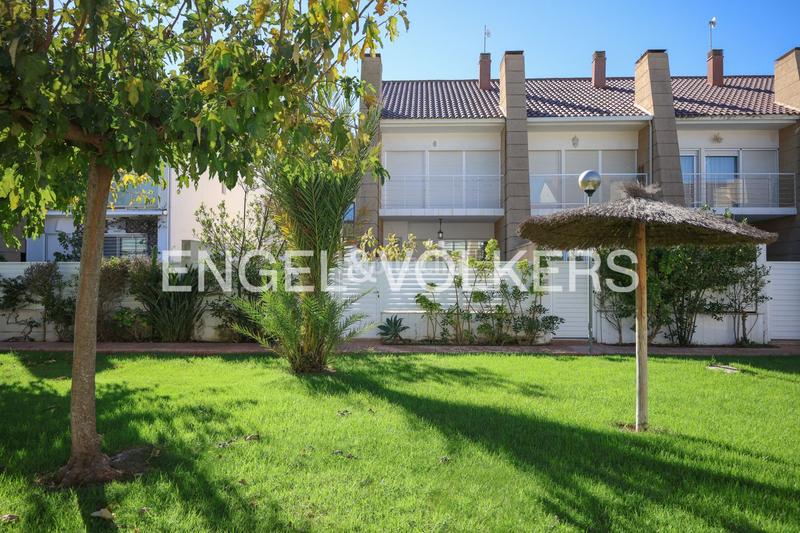 Foto f92617c2-686d-418b-988f-2328f43c50be. Maison avec chauffage parking piscine dans Corinto-Almardà Sagunt