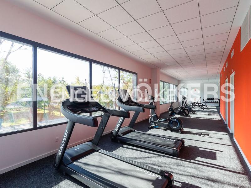 Foto 5954e796-b26e-487c-a666-f050a274ffb2. Lloguer apartament amb calefacció aparcament piscina a Valencia