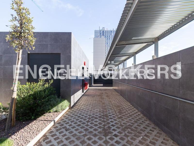 Foto 5c6105ad-1631-4ce3-beea-fe784f3aa2f1. Lloguer apartament amb calefacció aparcament piscina a Valencia