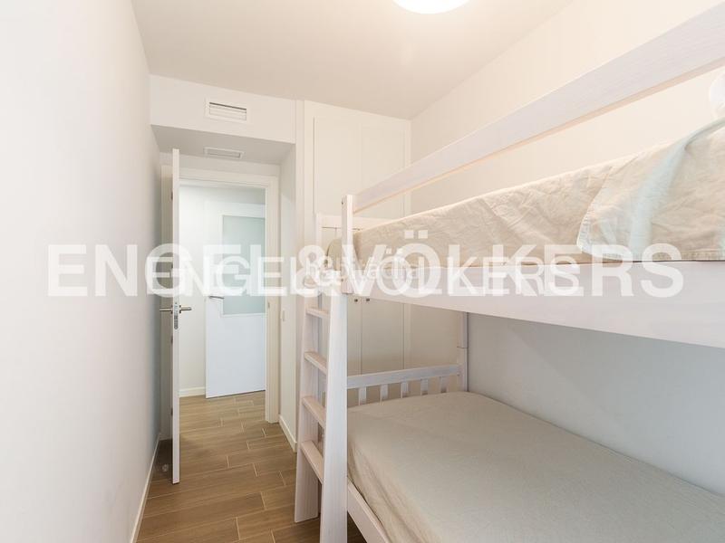 Foto 98b508e4-d8fb-4e03-b26c-065f2a9bc65c. Lloguer apartament amb calefacció aparcament piscina a Valencia