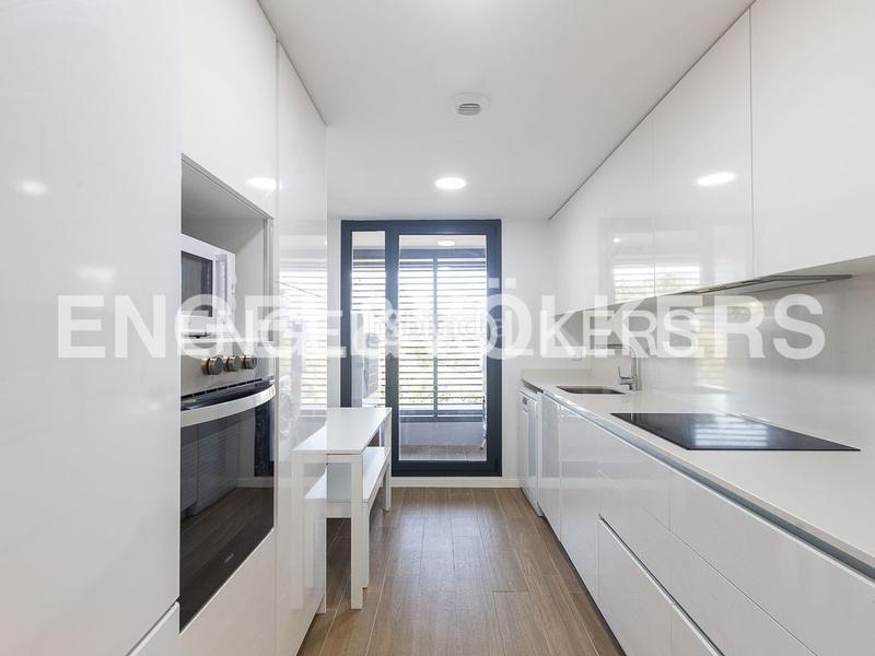 Foto e0023123-a236-4f53-9f42-6a58fc9019d8. Rent apartment with heating parking pool in El Castellar i l'Oliverar Valencia