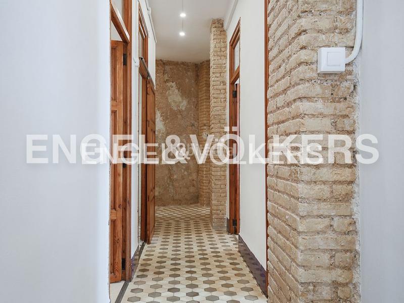 Foto 71835293-26aa-405f-84a3-17af603da909. Rent apartment with heating in El Carme Valencia